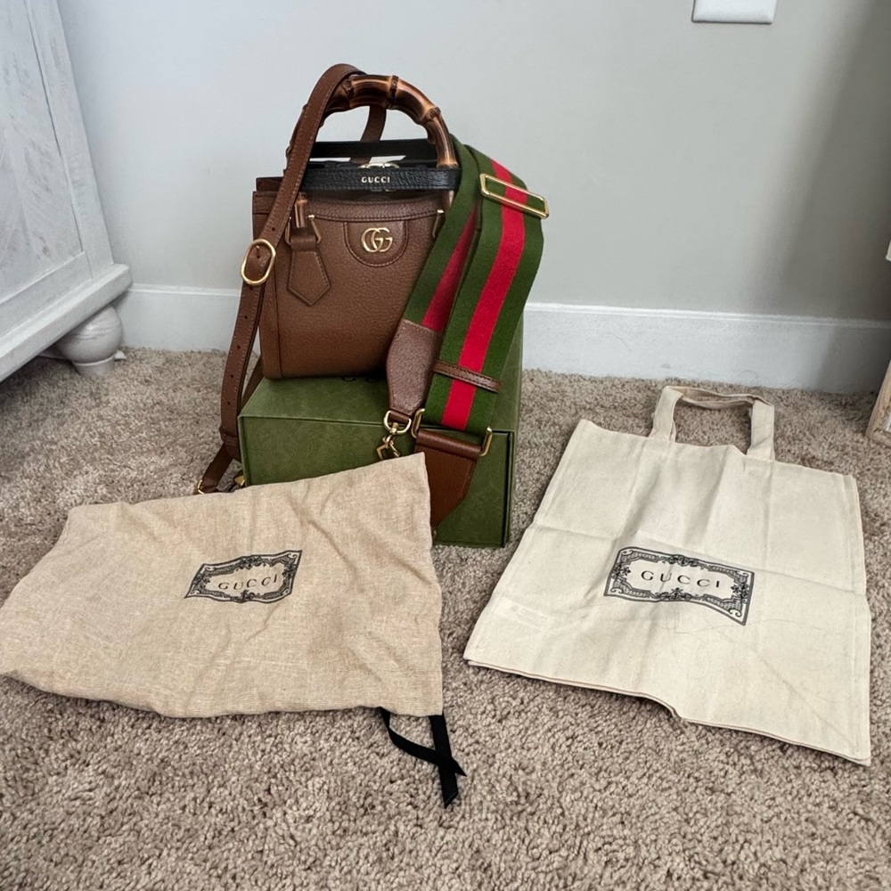 GUCCI Wonka Grain Calfskin Mini Diana Tote Bag Cuir - Picture 10 of 10